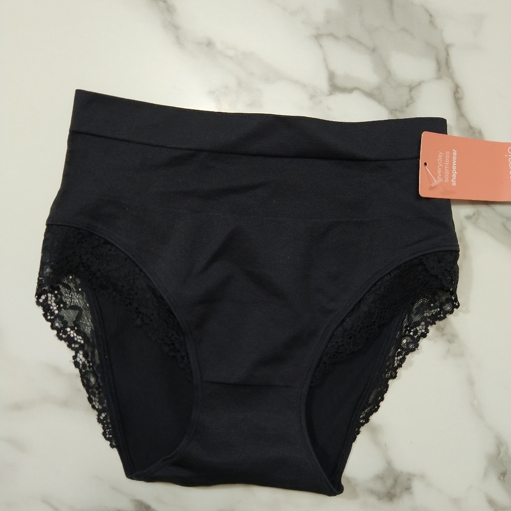 Yumi lace briefs